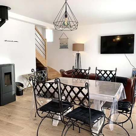 Maison Neuve A Avec Wifi, Jardin, Terrasse, Proche Et Bus Gratuit - Fr-1-368-404